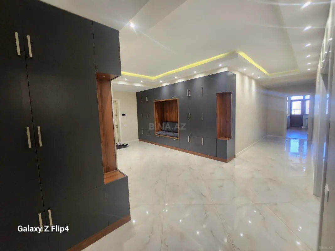 Kirayə verilir 3 otaqlı mənzil 200 m²