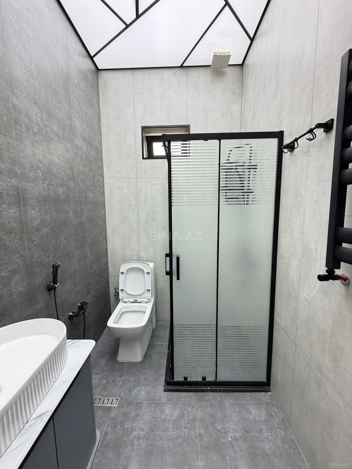 Satılır 4 otaqlı həyət evi 140 m²