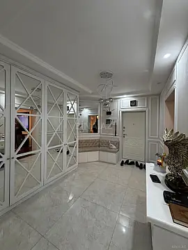 Satılır 3 otaqlı mənzil 134 m²