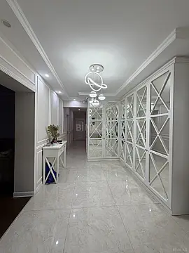 Satılır 3 otaqlı mənzil 134 m²
