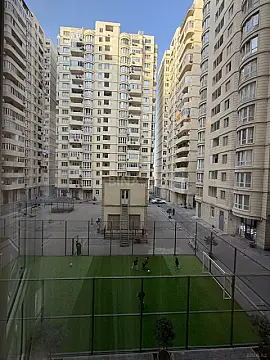 Satılır 3 otaqlı mənzil 134 m²