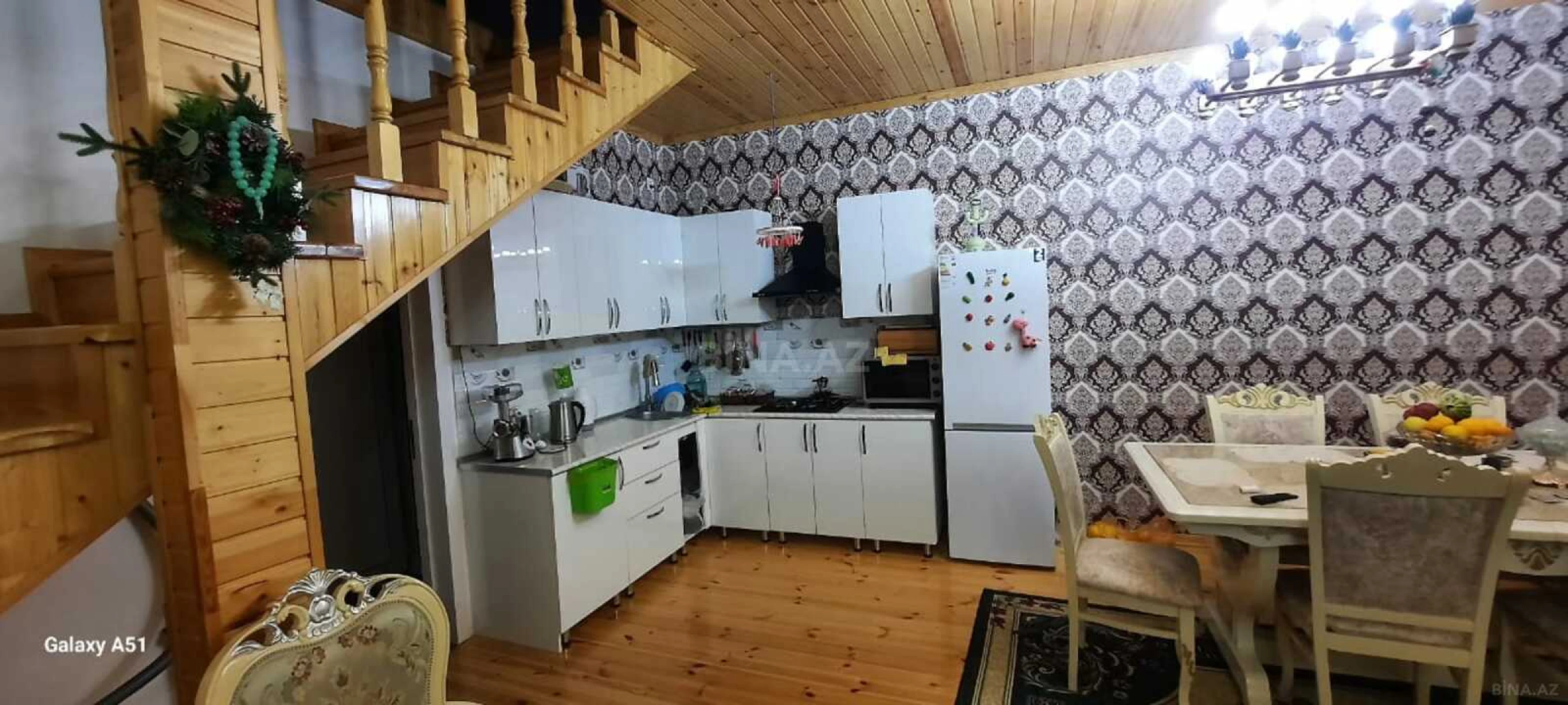 Satılır 3 otaqlı həyət evi 160 m²