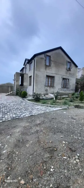 Satılır 3 otaqlı həyət evi 160 m²