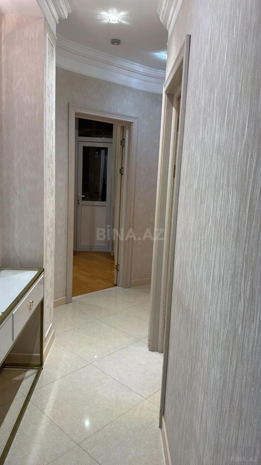 Kirayə verilir 3 otaqlı mənzil 110 m²