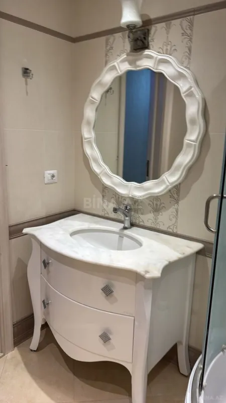 Kirayə verilir 3 otaqlı mənzil 110 m²