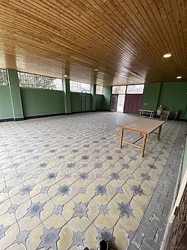 Satılır 5 otaqlı həyət evi 240 m²