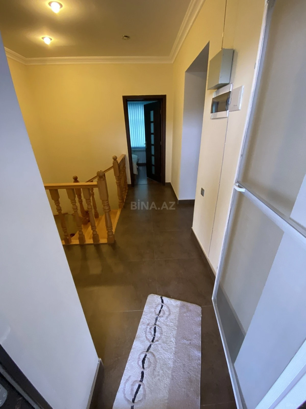 Satılır 5 otaqlı həyət evi 240 m²