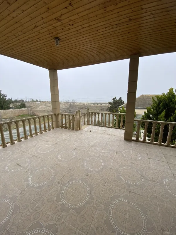 Satılır 5 otaqlı həyət evi 240 m²