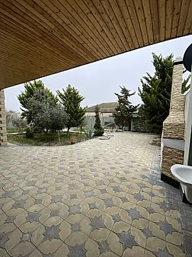 Satılır 5 otaqlı həyət evi 240 m²