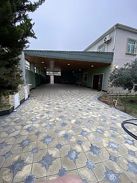 Satılır 5 otaqlı həyət evi 240 m²