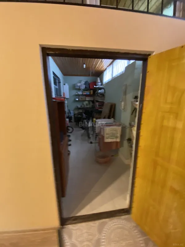 Satılır 5 otaqlı həyət evi 240 m²