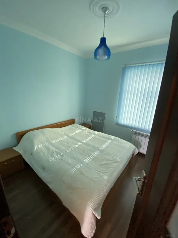 Satılır 5 otaqlı həyət evi 240 m²