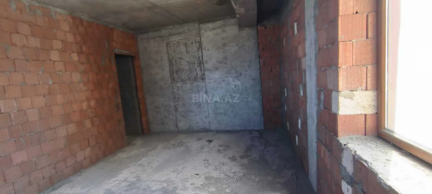 Satılır 3 otaqlı mənzil 165 m²