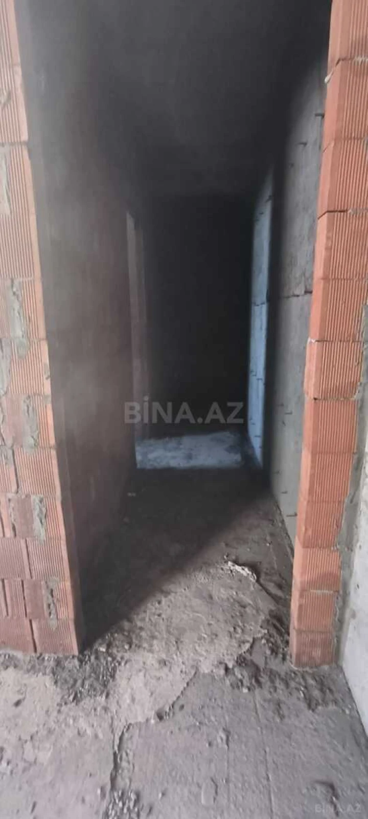 Satılır 3 otaqlı mənzil 165 m²