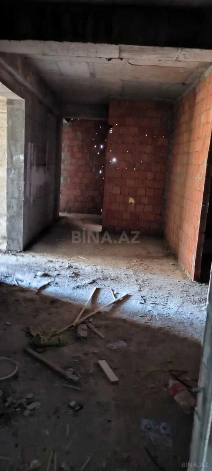 Satılır 3 otaqlı mənzil 165 m²