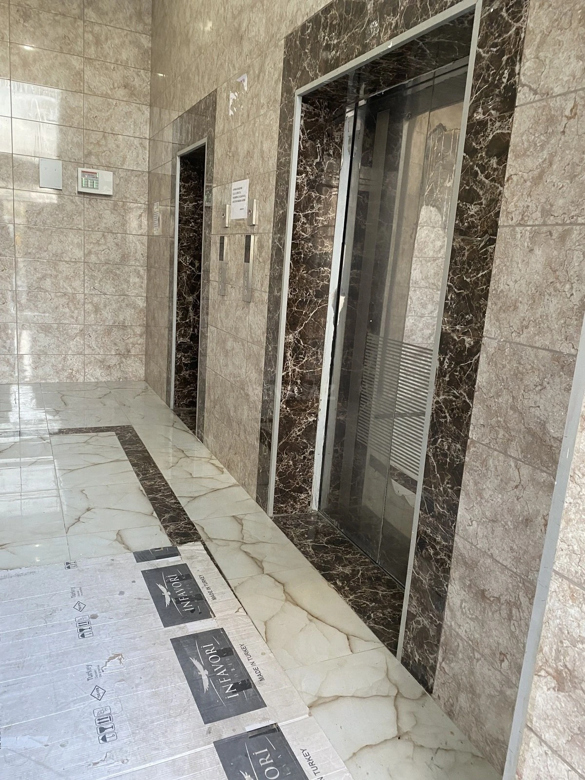 Satılır 2 otaqlı mənzil 87 m²