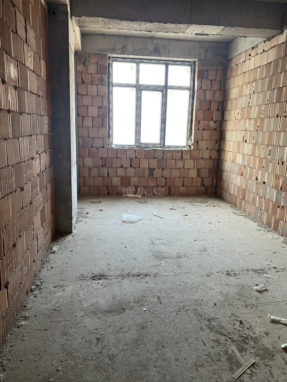 Satılır 2 otaqlı mənzil 87 m²