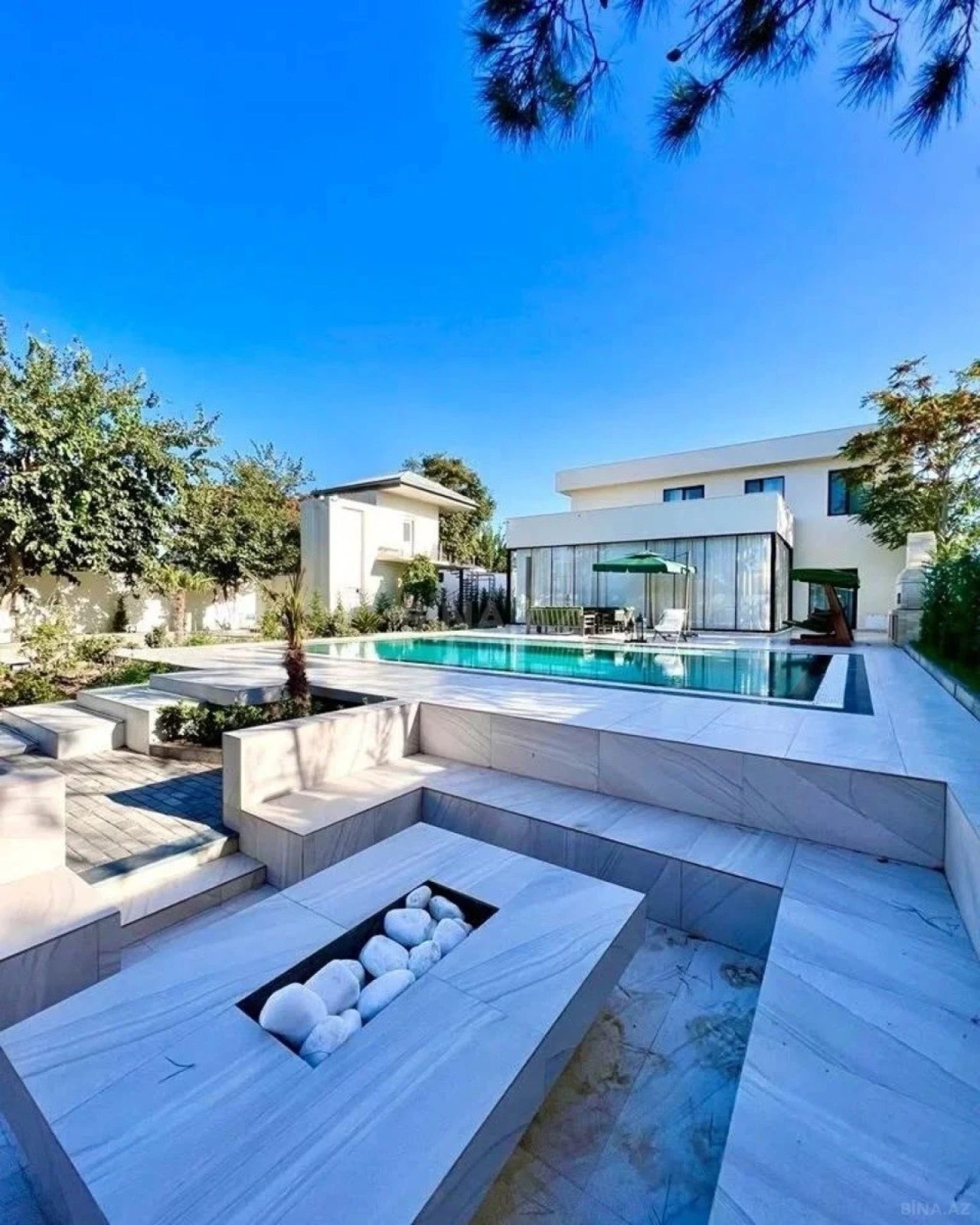 Kirayə verilir 5 otaqlı həyət evi 360 m²