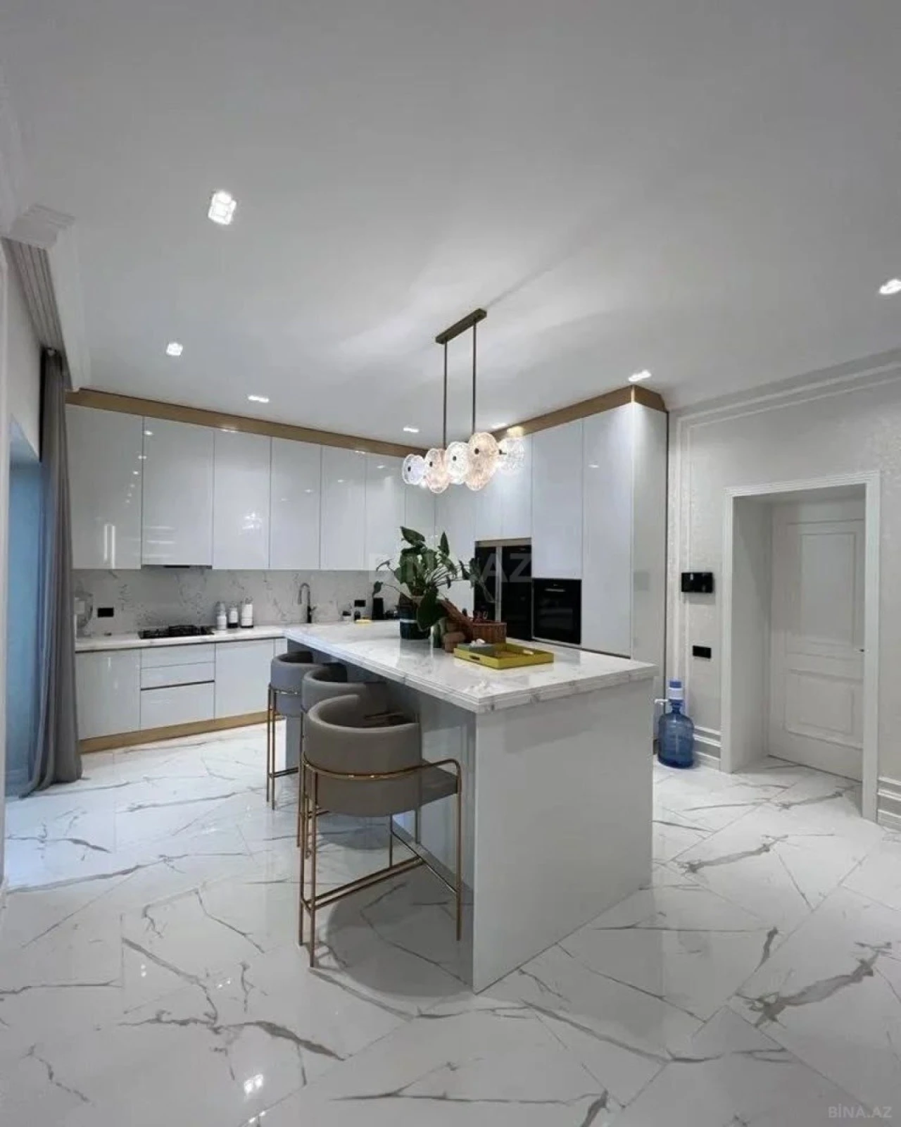 Kirayə verilir 5 otaqlı həyət evi 360 m²