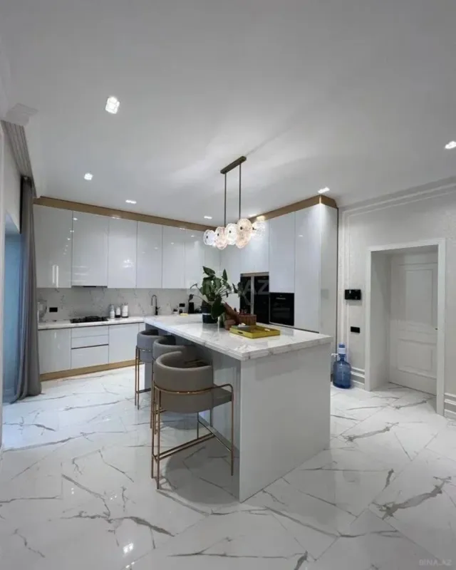 Kirayə verilir 5 otaqlı həyət evi 360 m²