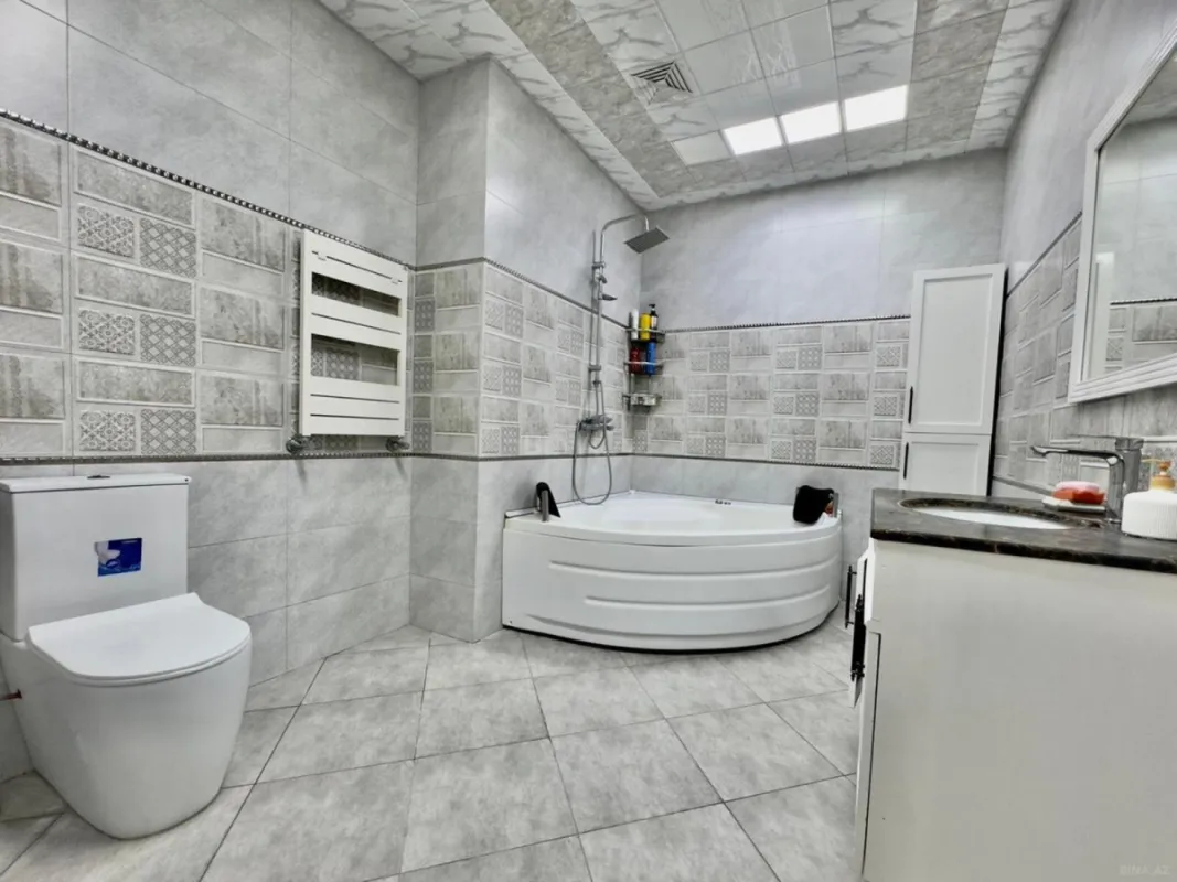 Satılır 3 otaqlı mənzil 180 m²