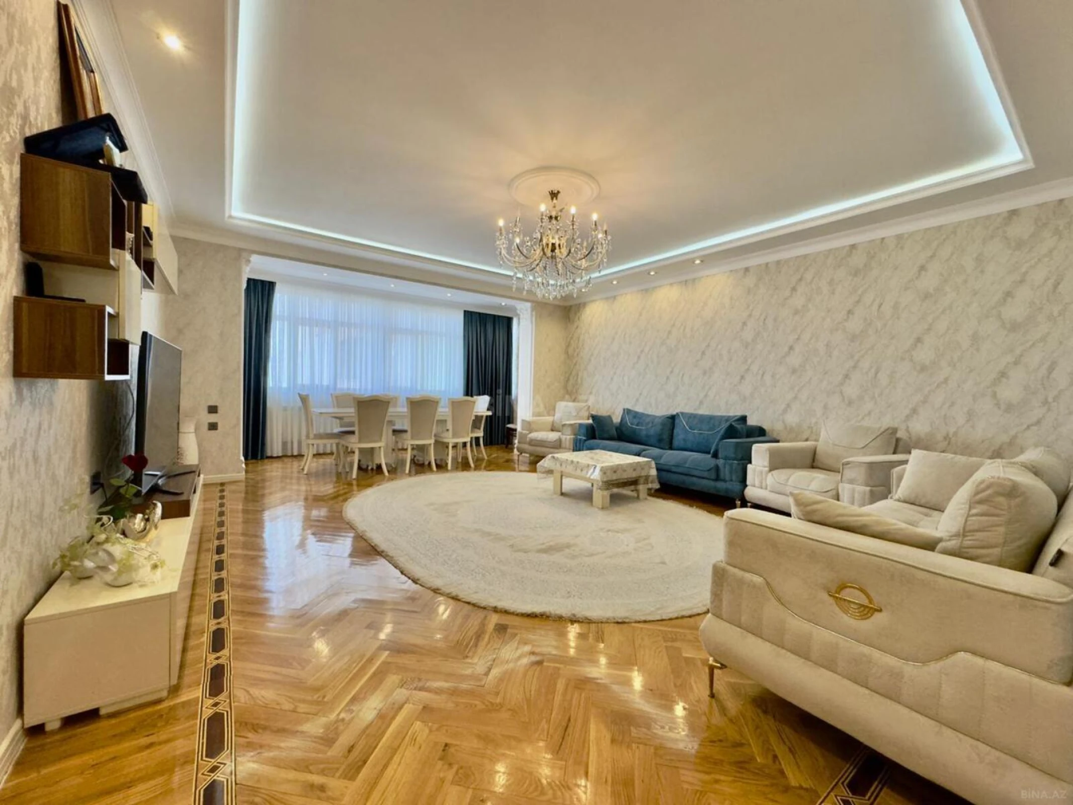 Satılır 3 otaqlı mənzil 180 m²