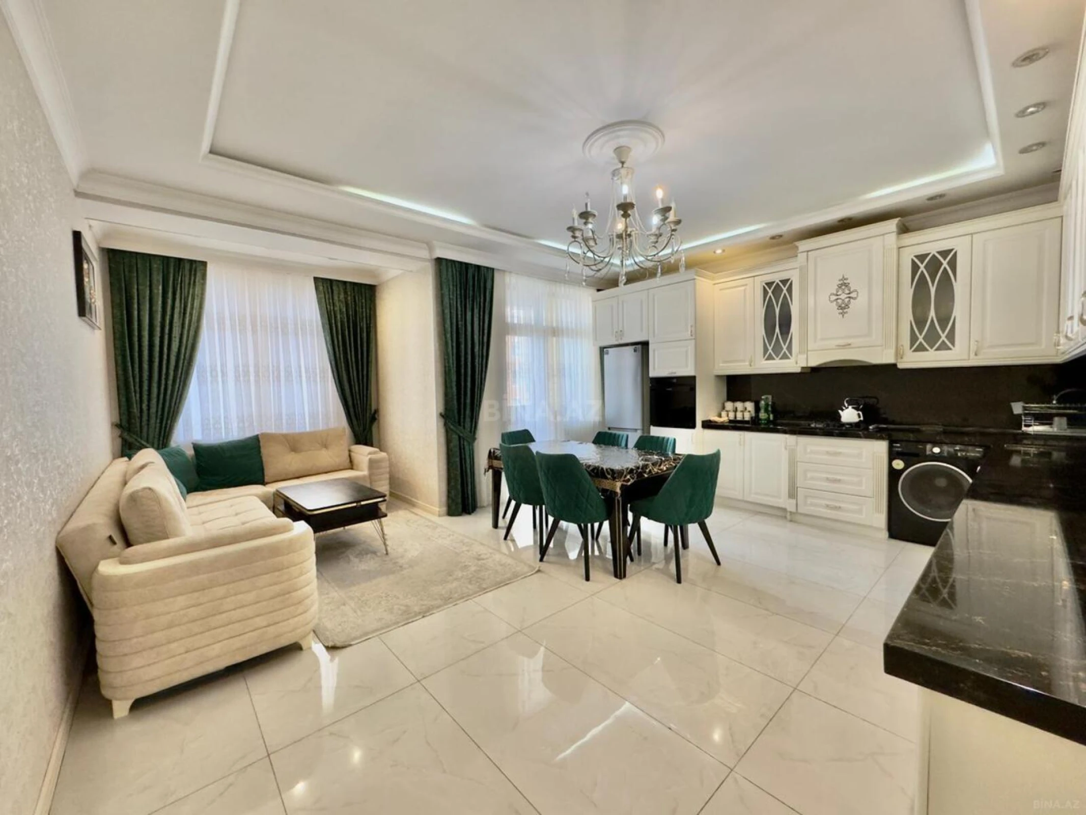 Satılır 3 otaqlı mənzil 180 m²
