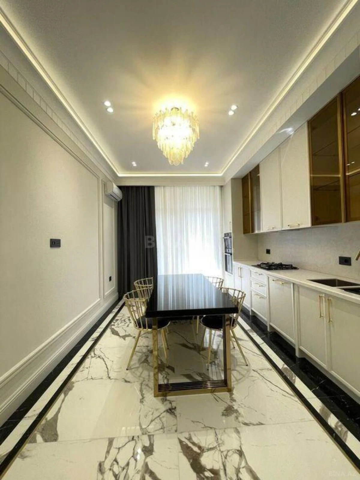 Satılır 3 otaqlı mənzil 120 m²