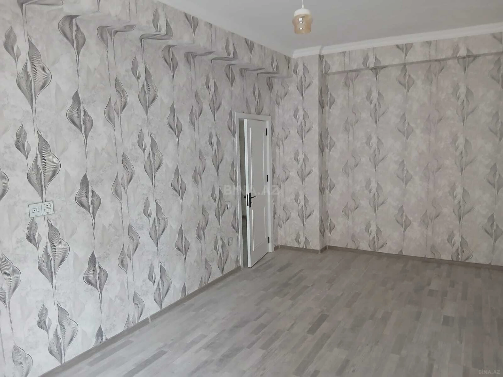 Satılır 2 otaqlı mənzil 76 m²