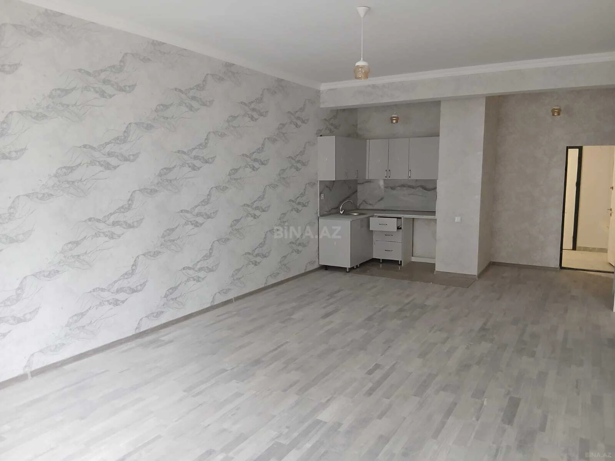 Satılır 2 otaqlı mənzil 76 m²