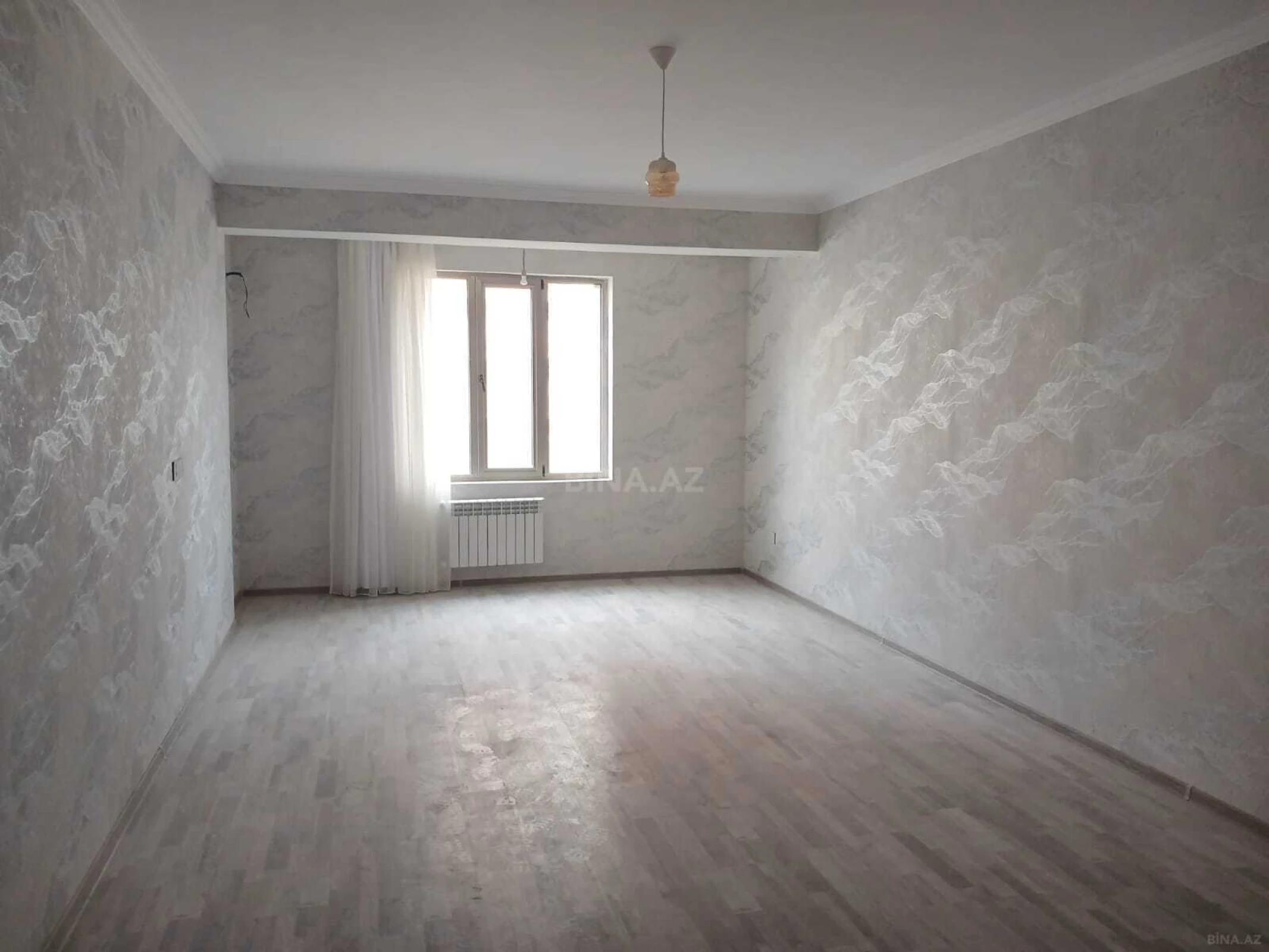 Satılır 2 otaqlı mənzil 76 m²