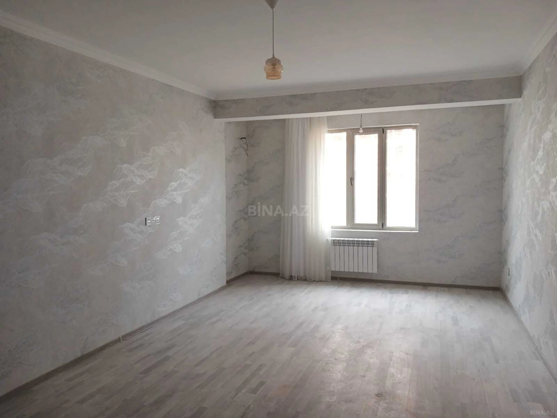 Satılır 2 otaqlı mənzil 76 m²