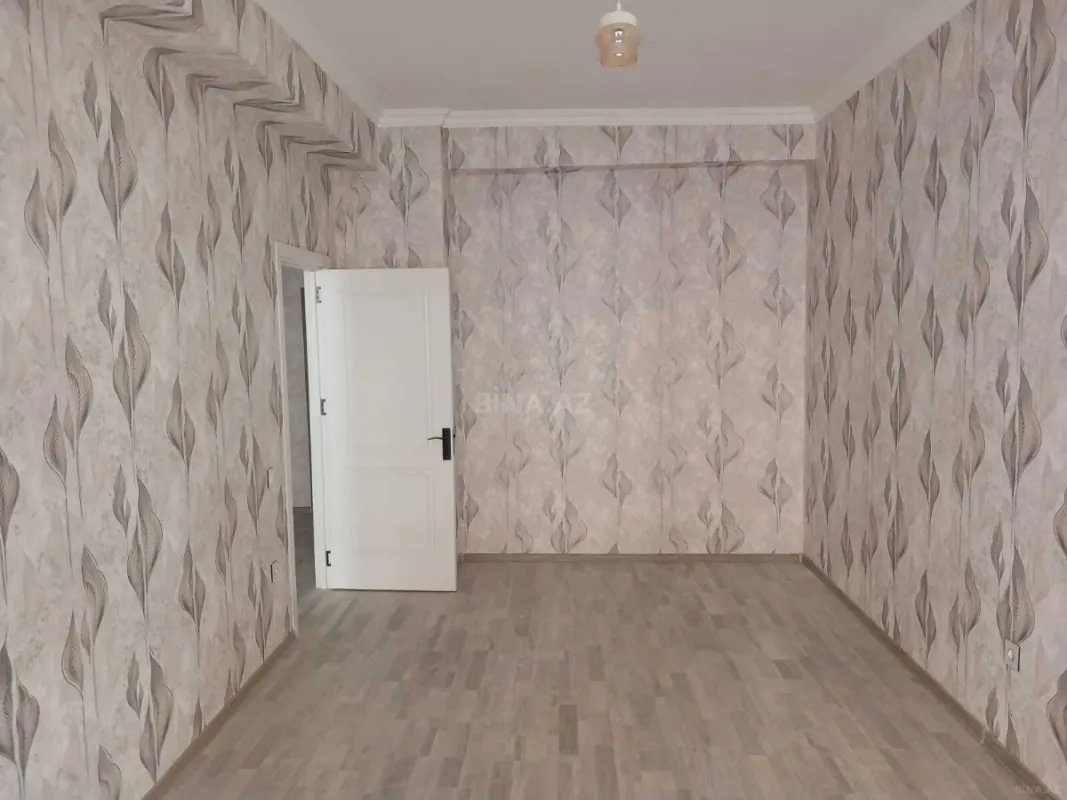 Satılır 2 otaqlı mənzil 76 m²