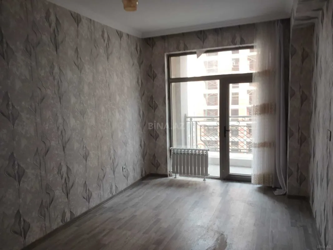 Satılır 2 otaqlı mənzil 76 m²
