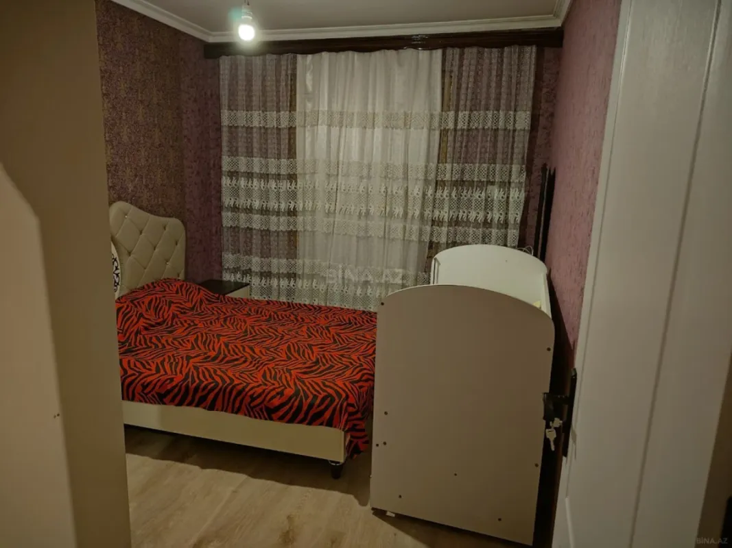 Satılır 4 otaqlı mənzil 100 m²