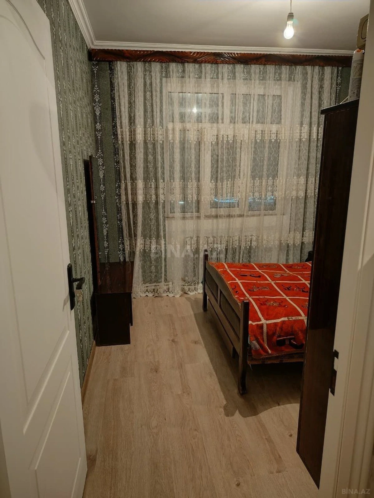 Satılır 4 otaqlı mənzil 100 m²