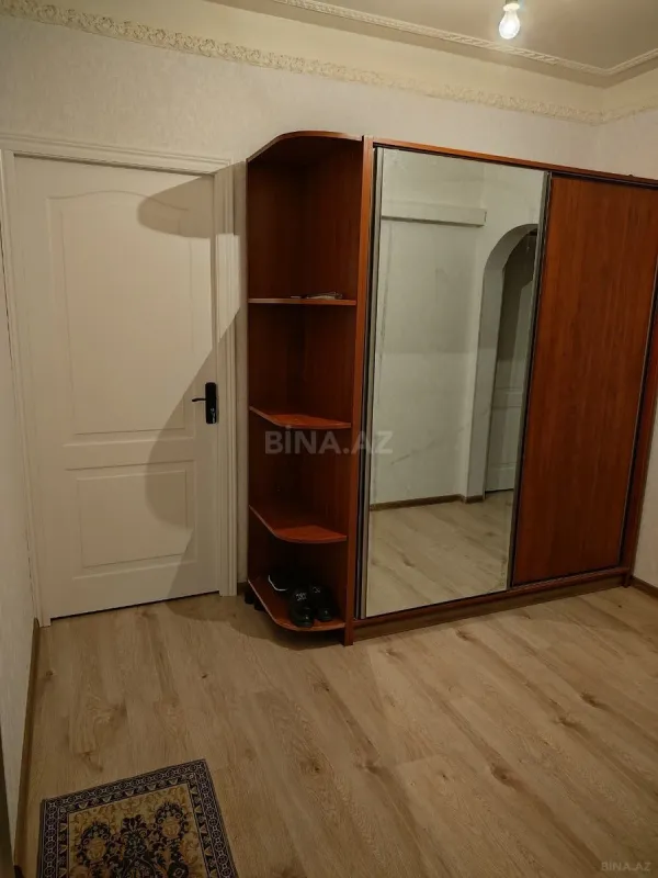 Satılır 4 otaqlı mənzil 100 m²