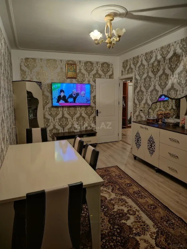 Satılır 4 otaqlı mənzil 100 m²
