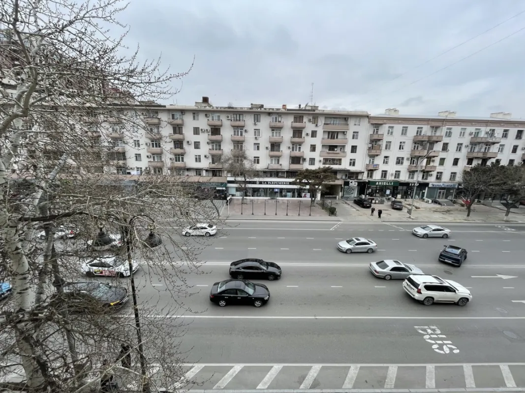 Satılır 2 otaqlı mənzil 42 m²