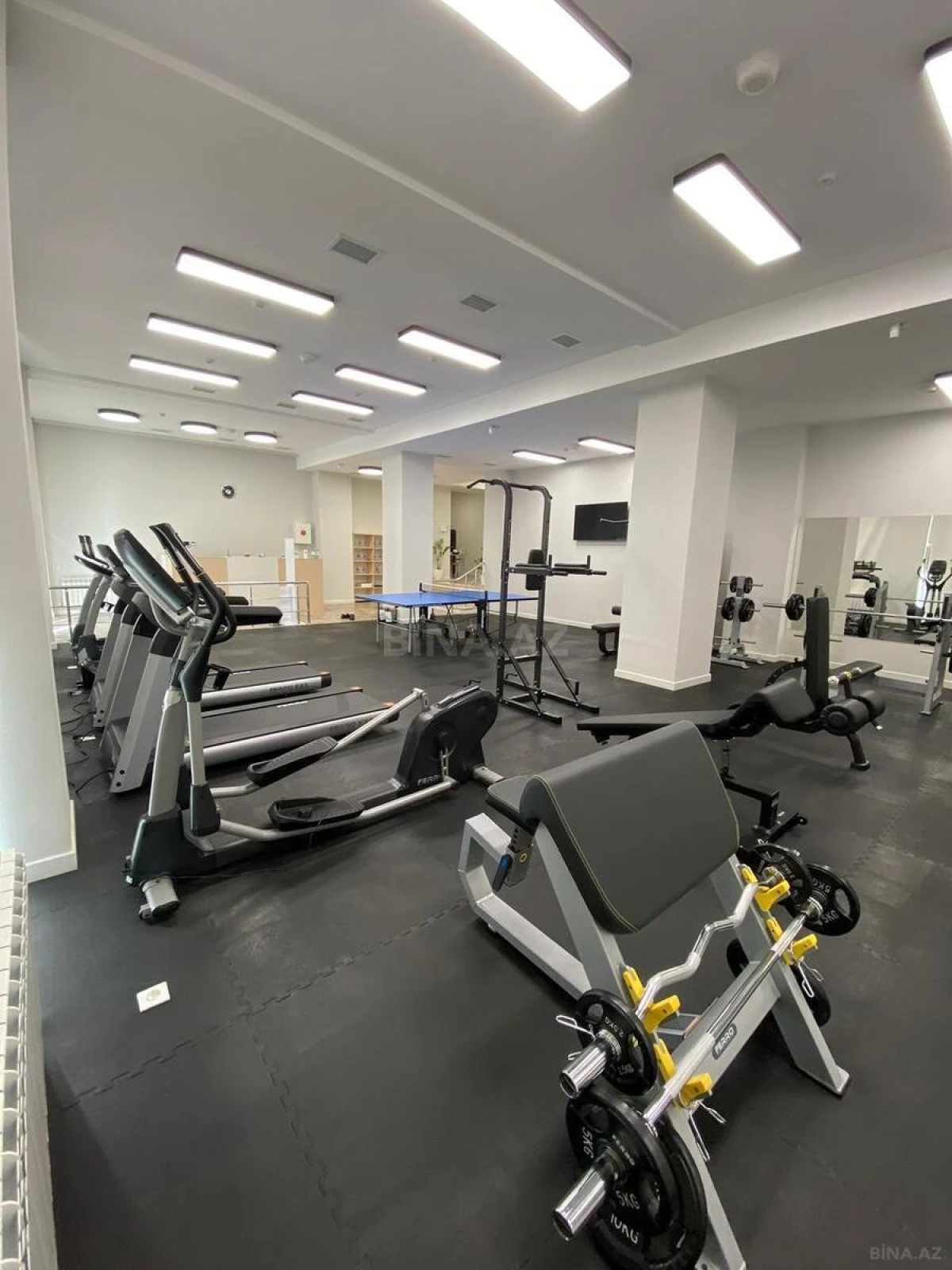 Satılır obyekt 250 m²