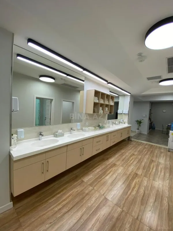 Satılır obyekt 250 m²