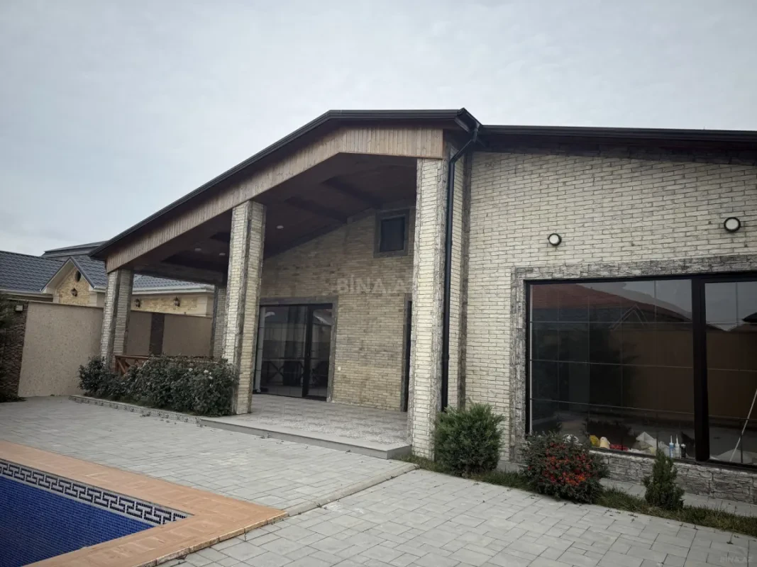 Satılır 5 otaqlı həyət evi 195 m²