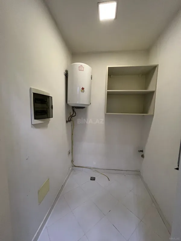 Satılır 4 otaqlı mənzil 204 m²