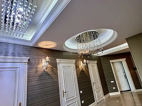 Satılır 4 otaqlı mənzil 204 m²