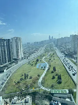 Satılır 4 otaqlı mənzil 204 m²
