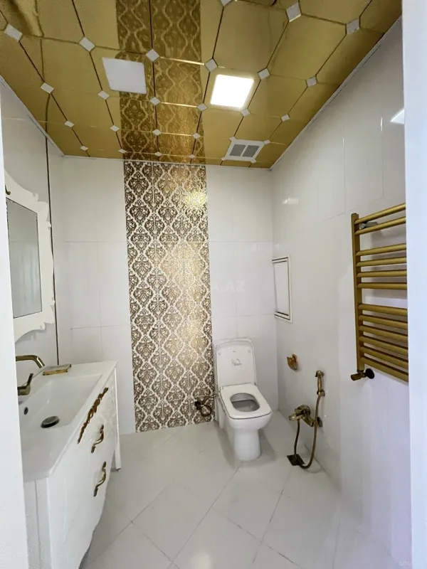 Satılır 4 otaqlı mənzil 204 m²