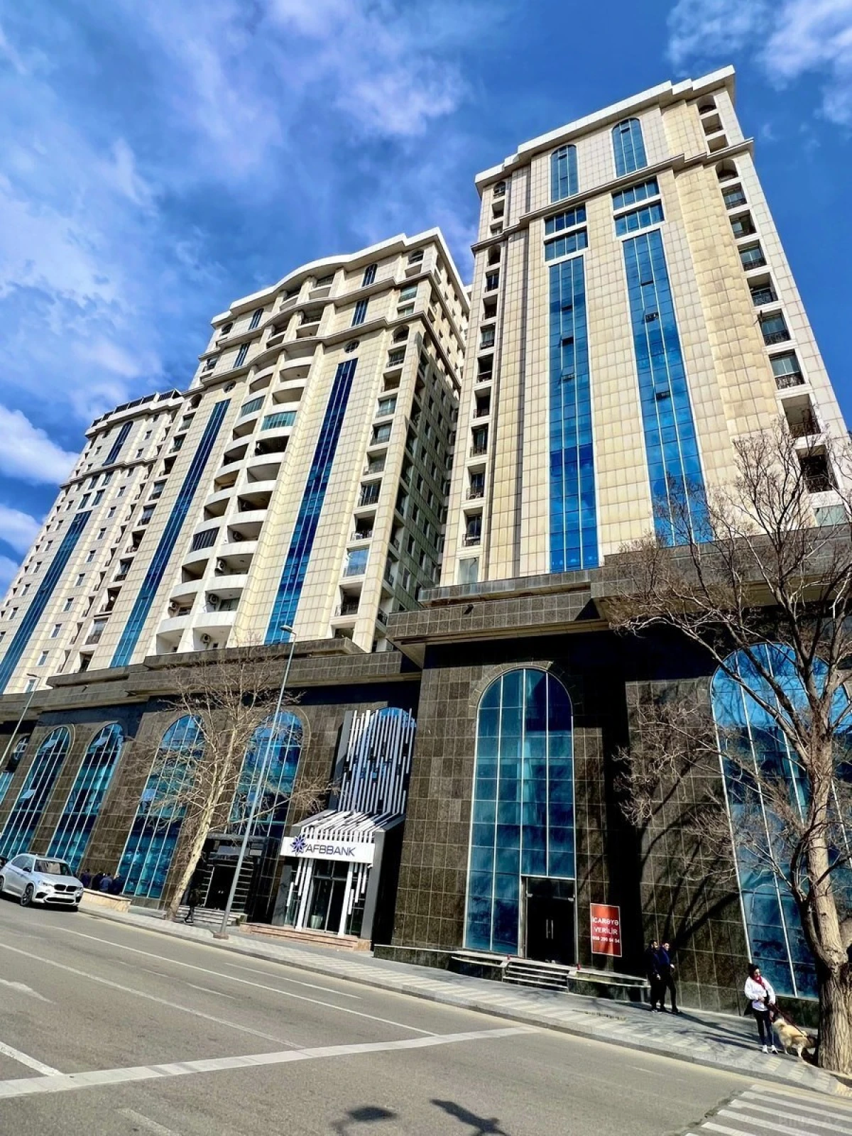 Satılır 4 otaqlı mənzil 204 m²