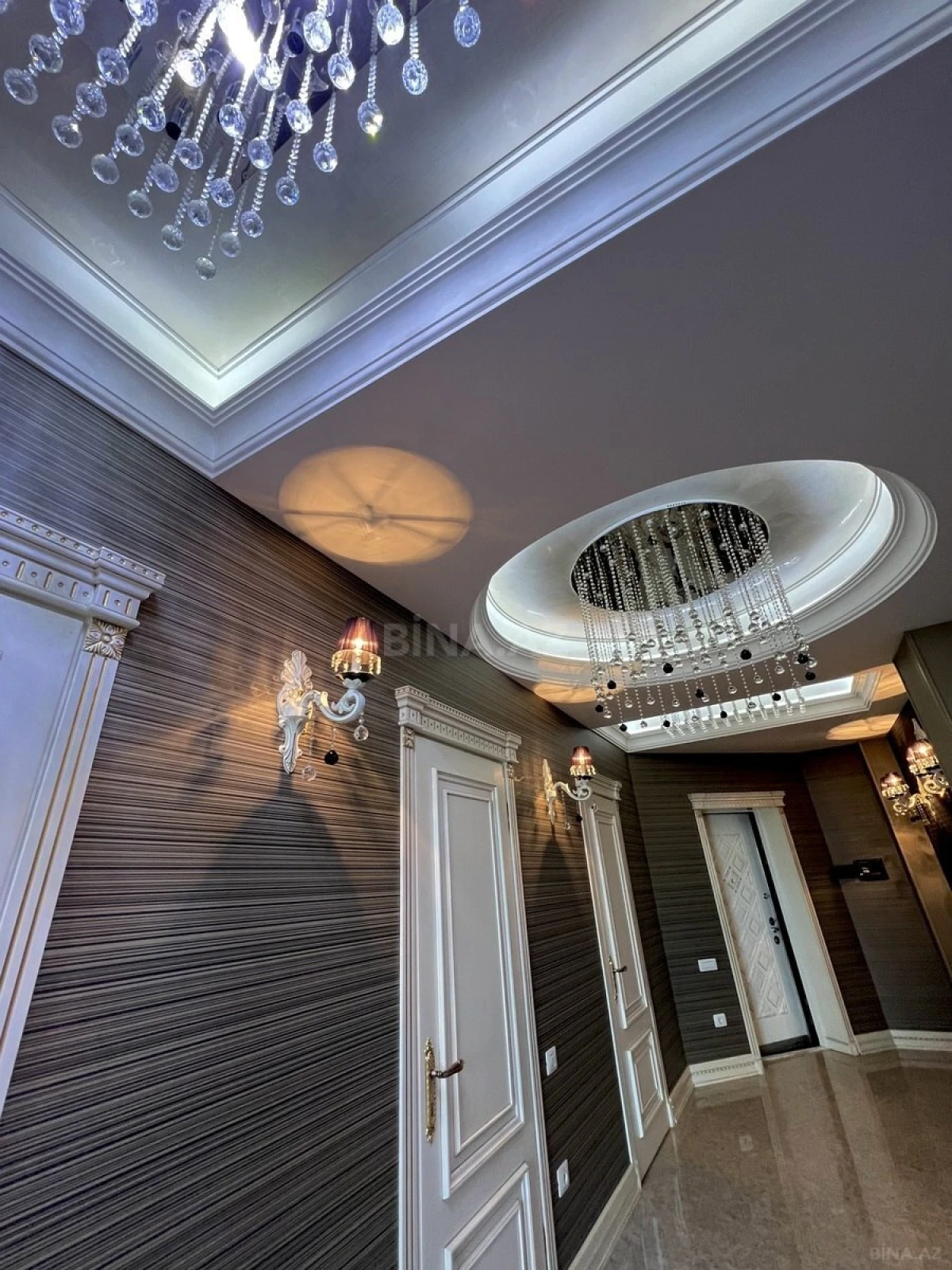 Satılır 4 otaqlı mənzil 204 m²