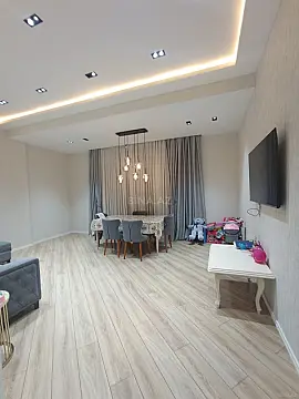 Kirayə verilir 3 otaqlı mənzil 142 m²