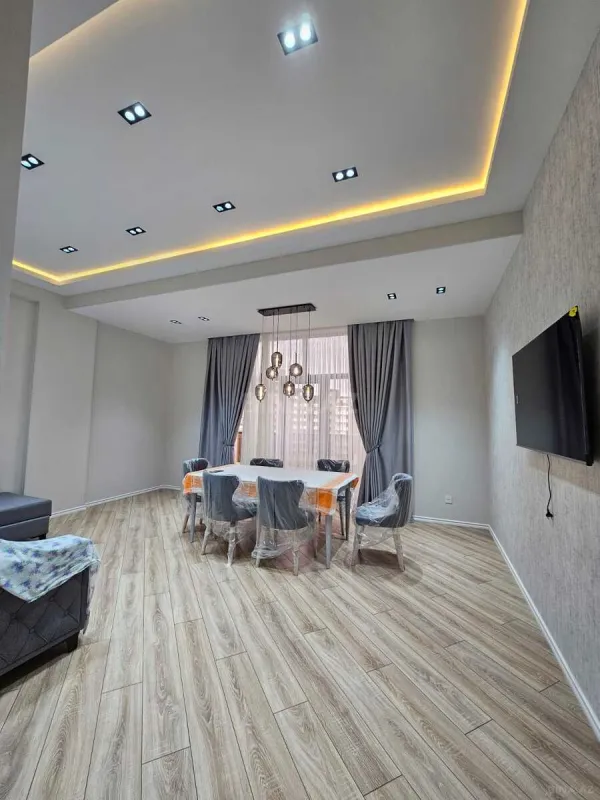 Kirayə verilir 3 otaqlı mənzil 142 m²